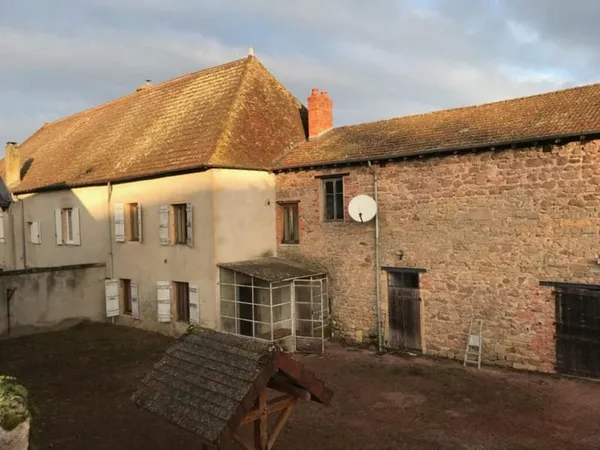 Vente Maison de campagne 125 m² à La Clayette 116 500 €