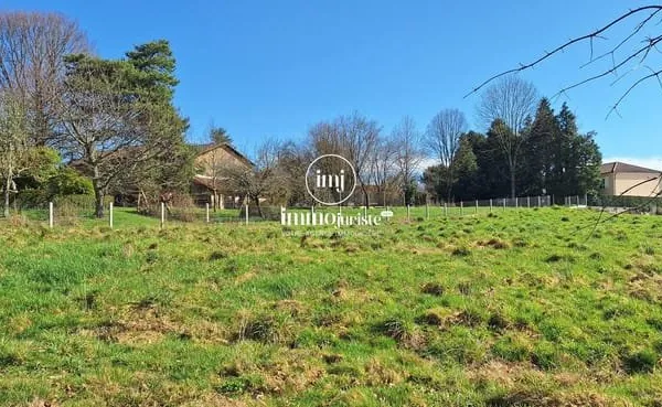 Terrain 646 m²
