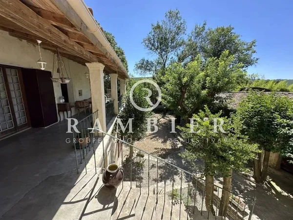 Ferme 8 pièces 300 m²