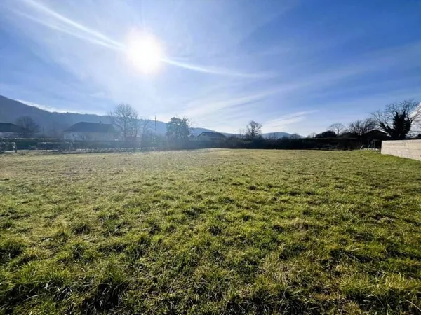 Terrain constructible 1189 m²