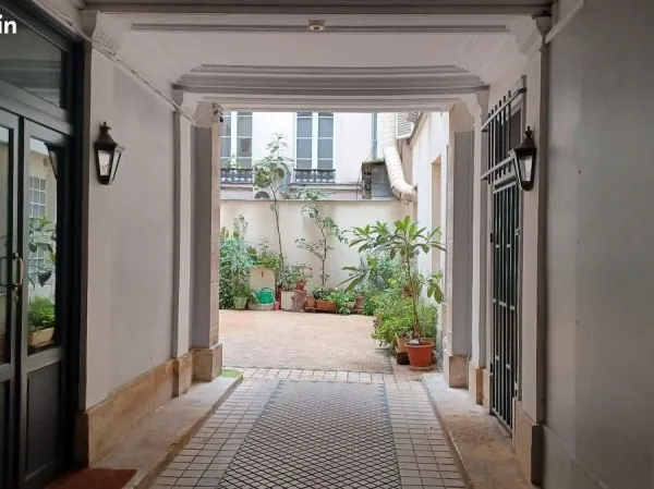 Cave spacieuse 11 m2 à louer 75009 paris