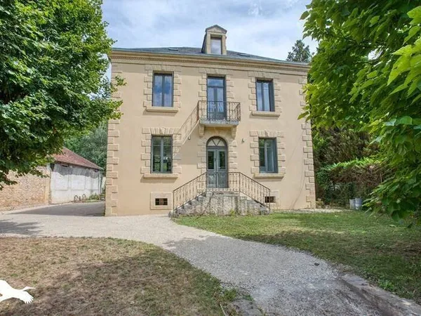 Maison 7 pièces 181 m²