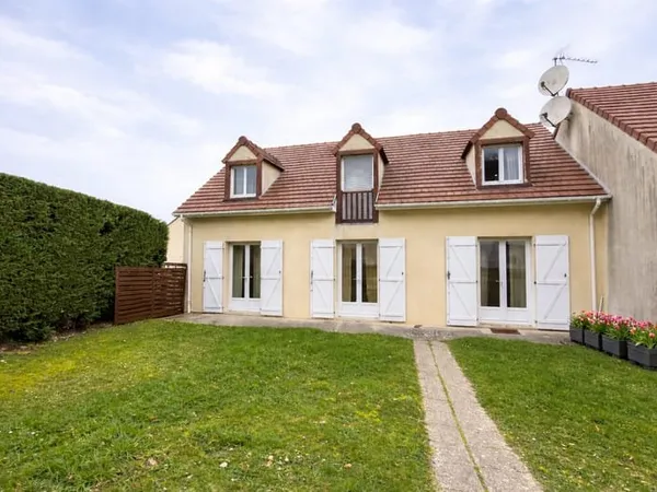 Appartement Duplex 2 pièces - Parking - Cave - Proche Gare