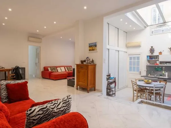 BEAUSOLEIL - Très joli appartement T5 à vendre de 118 m2 avec parking privatif