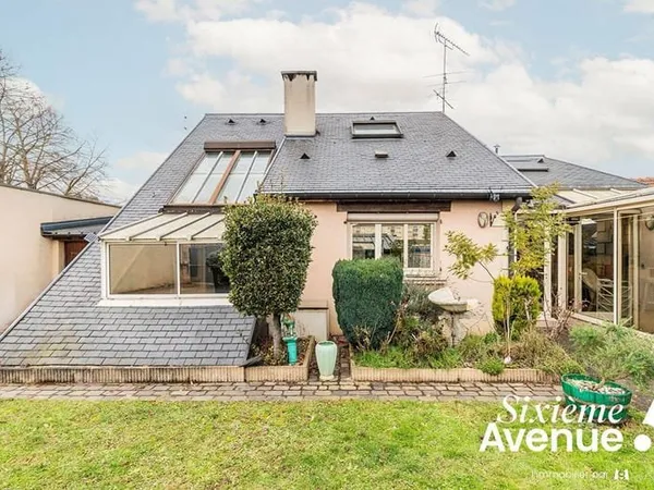 Maison 8 pièces 165 m²