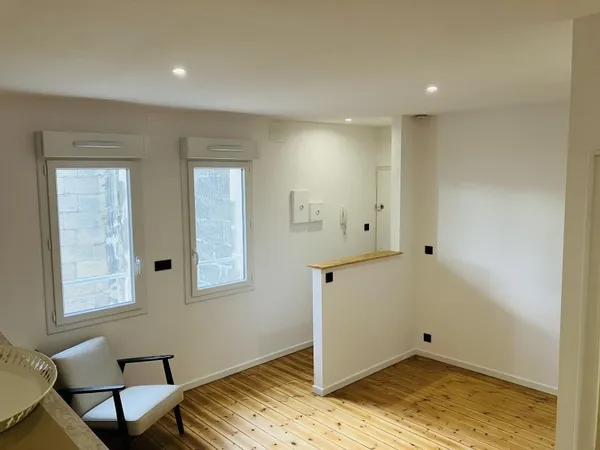 Location studio refait à neuf - Bordeaux, quartier Saint-Michel