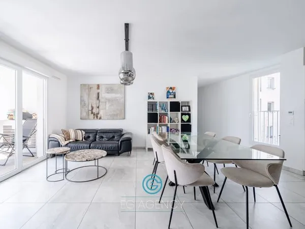 Appartement T4 + box fermé + place de parking