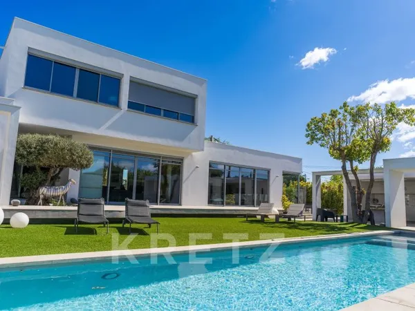 Prestigieuse villa d'architecte en bord de mer