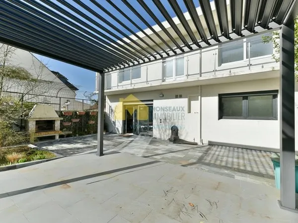 Maison Sainte Genevieve Des Bois 7 pièce(s) 200 m2