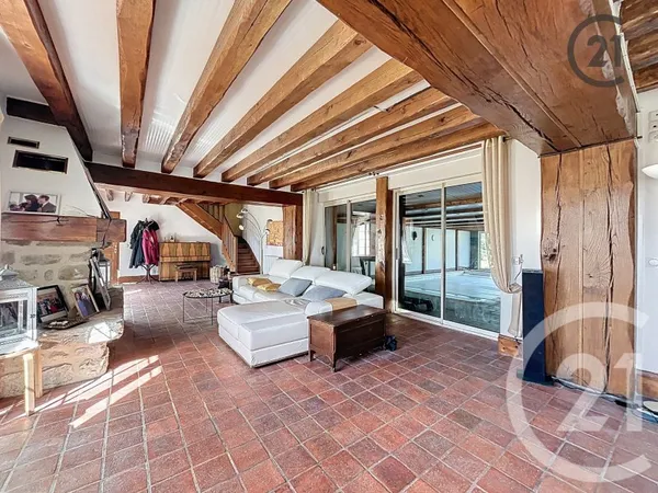Maison 6 pièces 354 m²