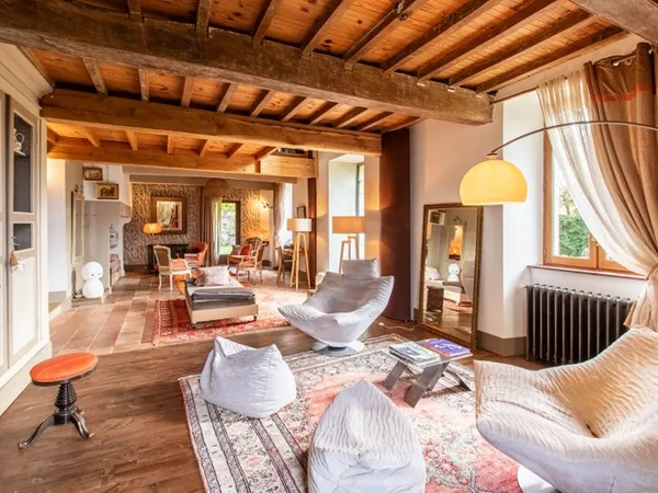 Maison 9 pièces 295 m²