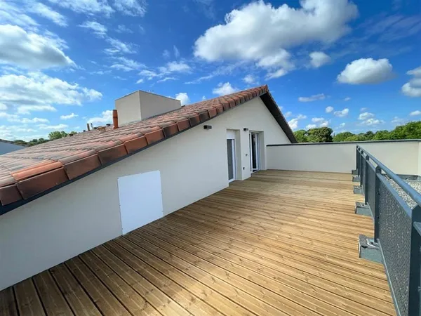 Appartement Toulouse 3 pièces 83m² + terrasse en bois de 30m² / CROIX-DAURADE