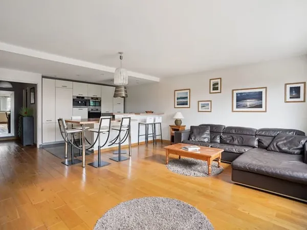 Appartement Suresnes 6 pièces de 110.42m² avec double parking