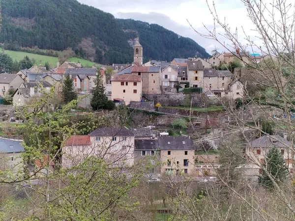 Ensemble immobilier sur terrain constructible