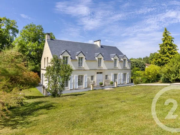 Maison 8 pièces 264 m²