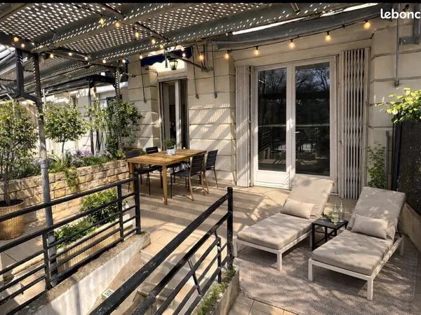 Appartement 2 pièces avec terrasse et vue sur les parcs