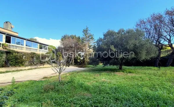 Maison 8 pièces 356 m²