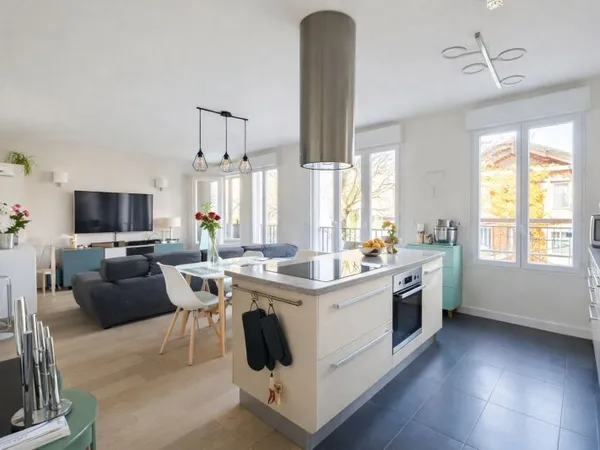 Appartement Suresnes 4 pièces 71 m2 - cave - stationnement
