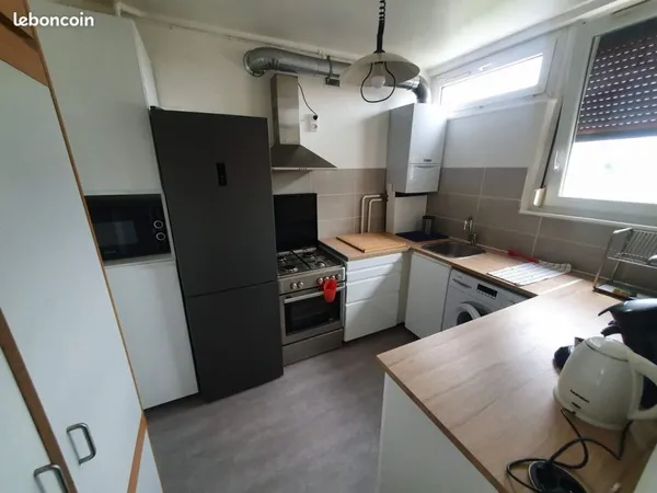 Colocation Neudorf : Appartement 4 Pièces Rénové - 3 Chambres Disponibles