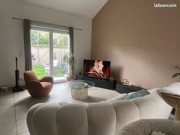 A louer maison St Bonnet de Mure