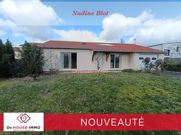 Maison de plain-pied, grand séjour, deux chambres (possibilité trois) sur grand terrain