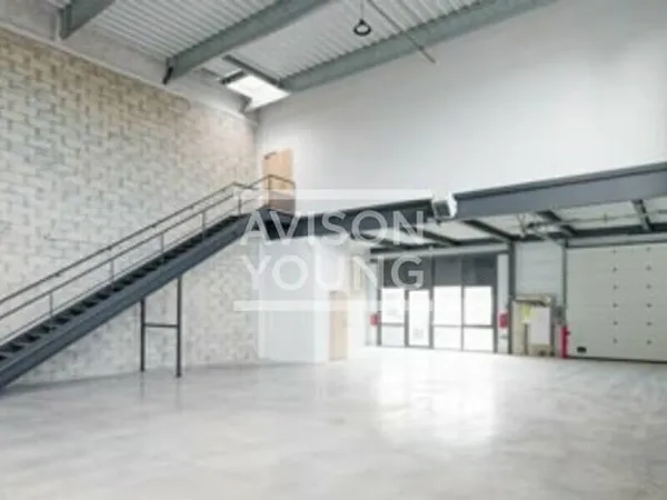 Local d'activité 371 m²