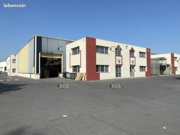 Local d'activité 647 m²
