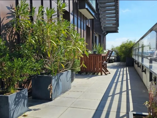 Vends appartement 84m² + terrasse 48m²-vue Paris-étage élevé