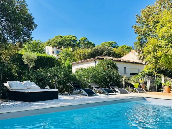 Maison 12 pièces 302 m²