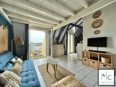 Coup de coeur à Sainte-Anne ! T2 bis Cosy Sous les Toits à Deux Pas de la Plage