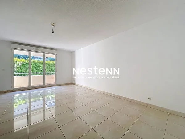 Vallauris T2 rez-de-chaussée- 50 m² - Place de Parking