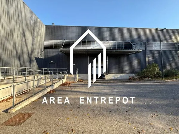 Entrepôt 595 m²