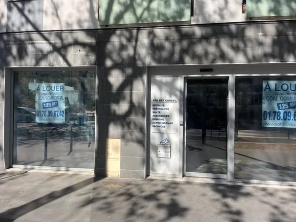 Local commercial 126 m²