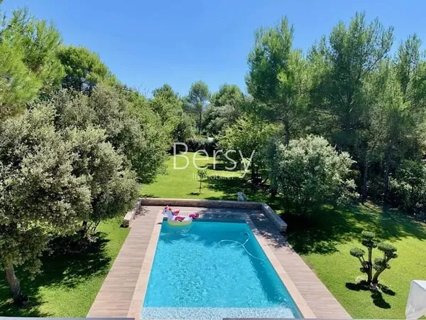 Villa 8 pièces 205 m²