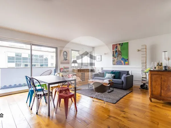 Appartement familial de 102m2, en très bon état général, lum