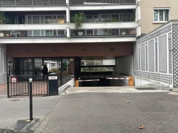Parking 12 m²