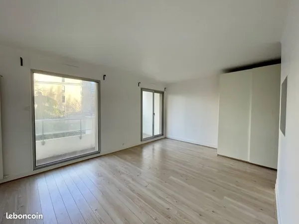 Studio 1 pièce 30 m²