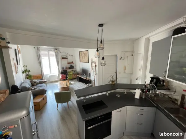 Saint Cloud : Tram T2 Les Milons - Ligne L le Val d'Or - Bel appartement de 2 pièces avec de beaux v