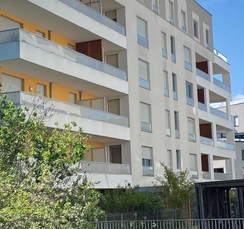 OSTWALD Très beau 3P en rez-de-jardin avec parking