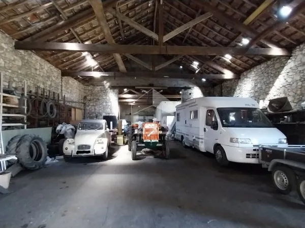 Entrepôt/local industriel 2 pièces 283 m²