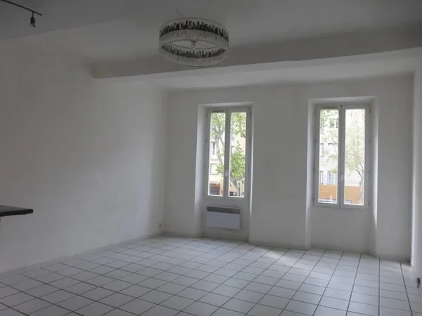 Appartement grand T3 à Toulon avec CABINET BARME