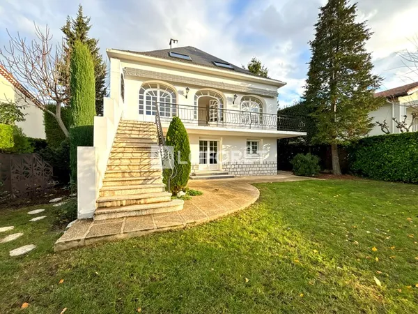 Maison 7 pièces 178 m²