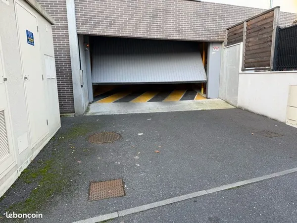 Loue emplacement parking couvert sécurisé