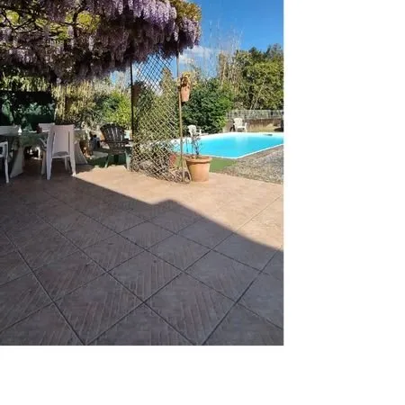 Maison centre-ville Orthez (64), au calme au fond d'une impasse, terrasse/pergola ombragée/piscine e