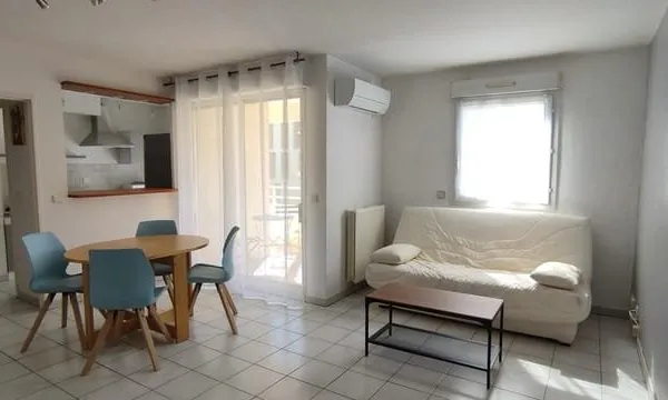 Exclusivité - Montpellier - Voltaire - Grand appartement deux pièces avec terrasse et garage