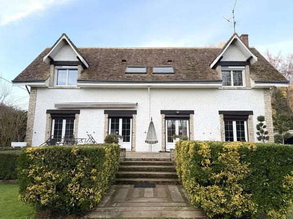 MAISON DE CAMPAGNE - PARC ARBORÉ 8490 M2