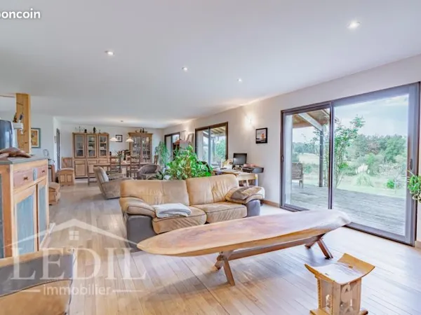 Maison 4 pièces 180 m²