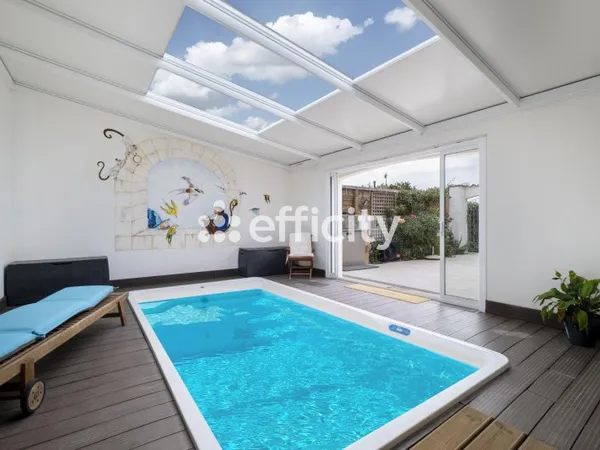 Maison 6 pièces 221 m²
