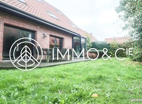 Maison 8 pièces 230 m²