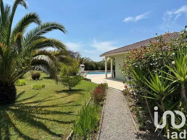 Maison de plain-pied 5 pièces 166 m²